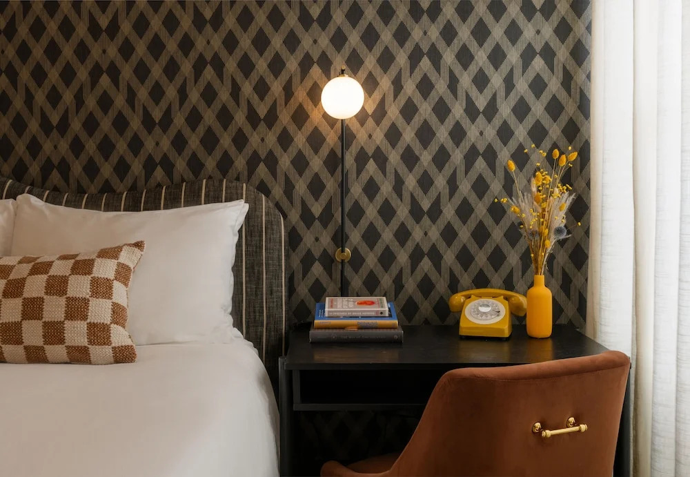 Petit Soleil - Bed, Breakfast and Bar