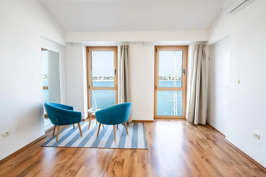 Umag apartment center seafront seaview old town 2