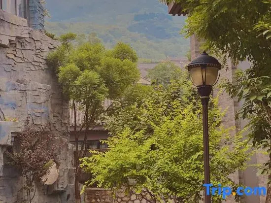 Qilu Club B&B