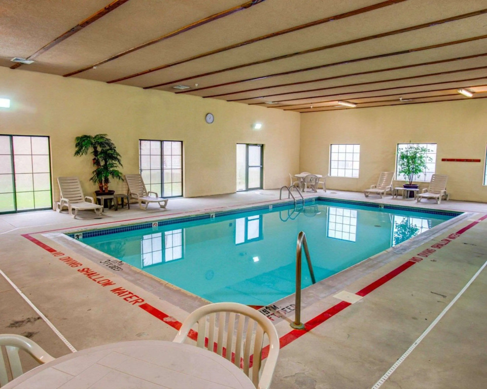 Comfort Suites Pittsburgh Airport
