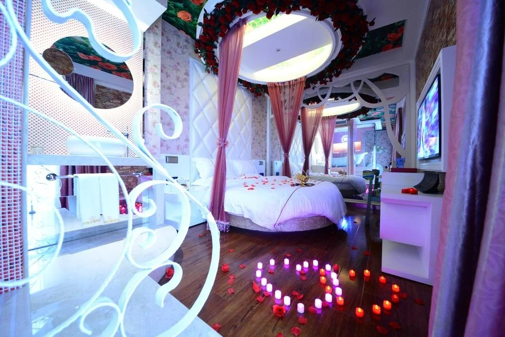 Crystal Theme Hotel