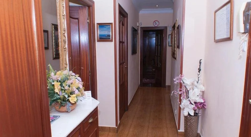 Pension Angelines, Sneuu Hostel Santander