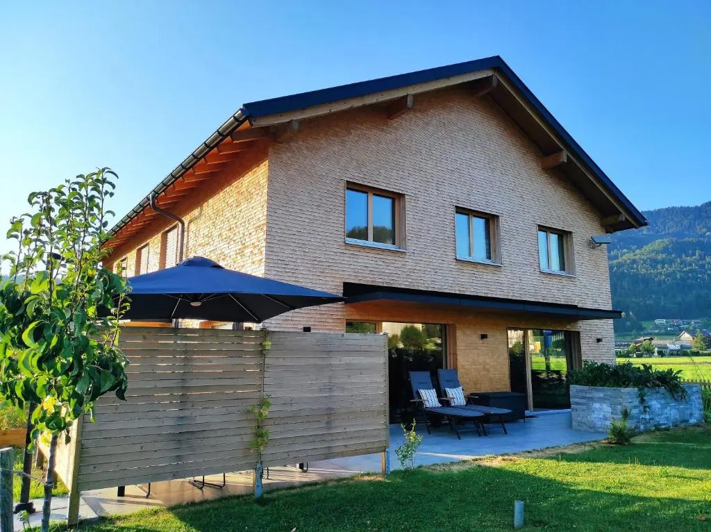 751pelzrain (Adults Only)