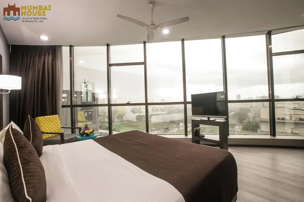 Hotel Mumbai House Airoli, Navi Mumbai