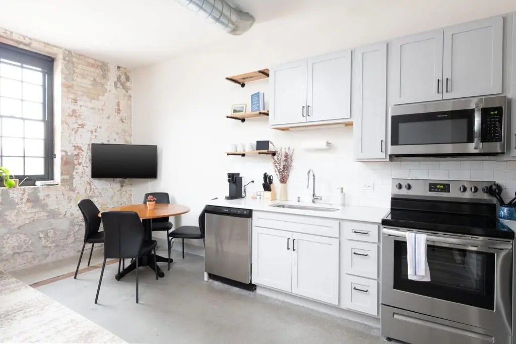 Flexhome 2-Story Townhome M7 - FiservGymParking