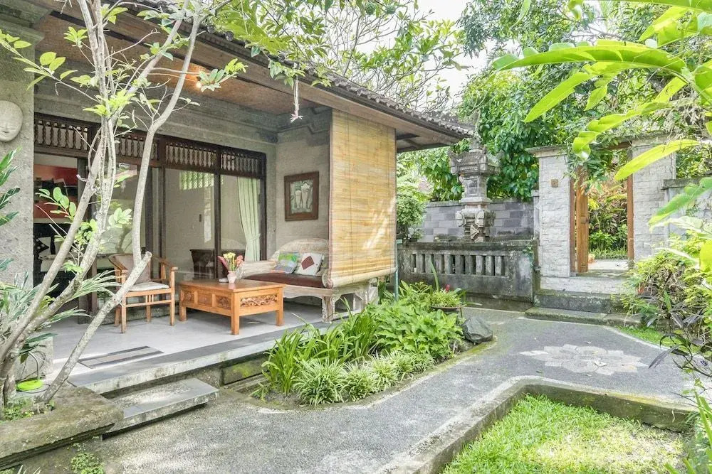 Sari Bamboo Bungalows