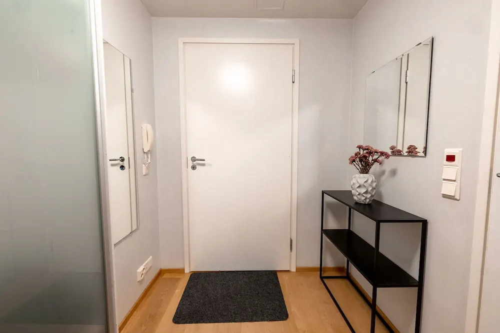 2ndhomes Stylish 1BR Apt w Sauna&Balcony
