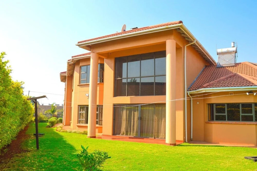 Mount Pleasant - Luxurious 4-Bed Villa