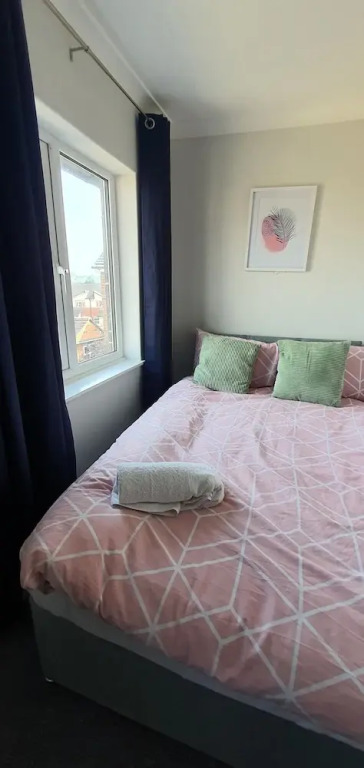 Room in Guest Room - Big Double Room in Stoke City