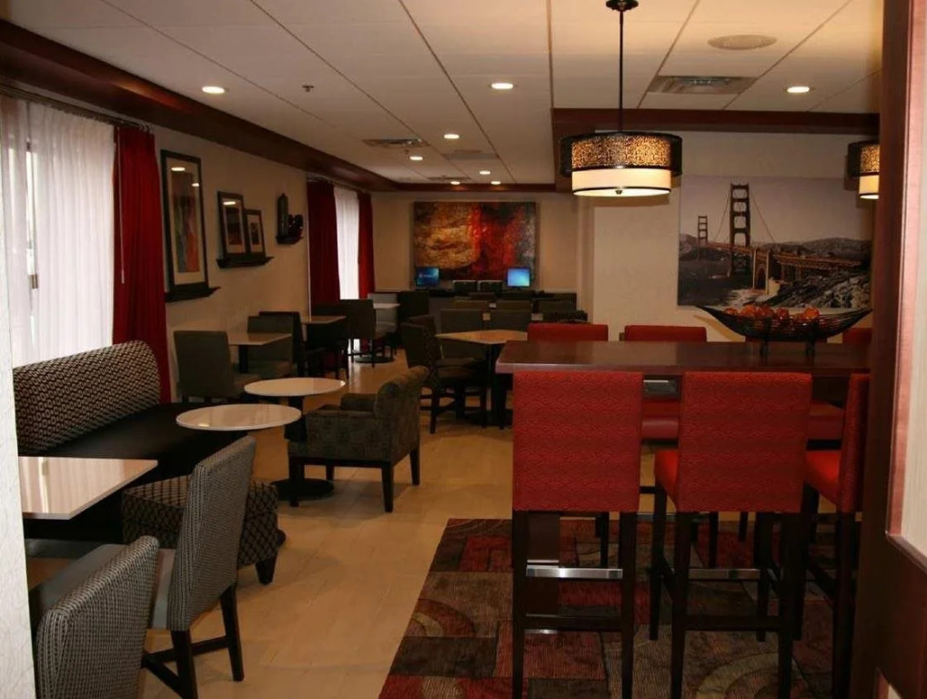 Hampton Inn Kansas City Blue Springs