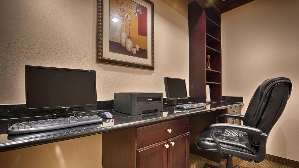 Best Western Plus Manvel Inn & Suites