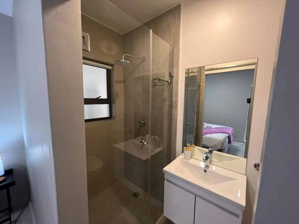 Woodys N Brooks Luxurious Apartments 11