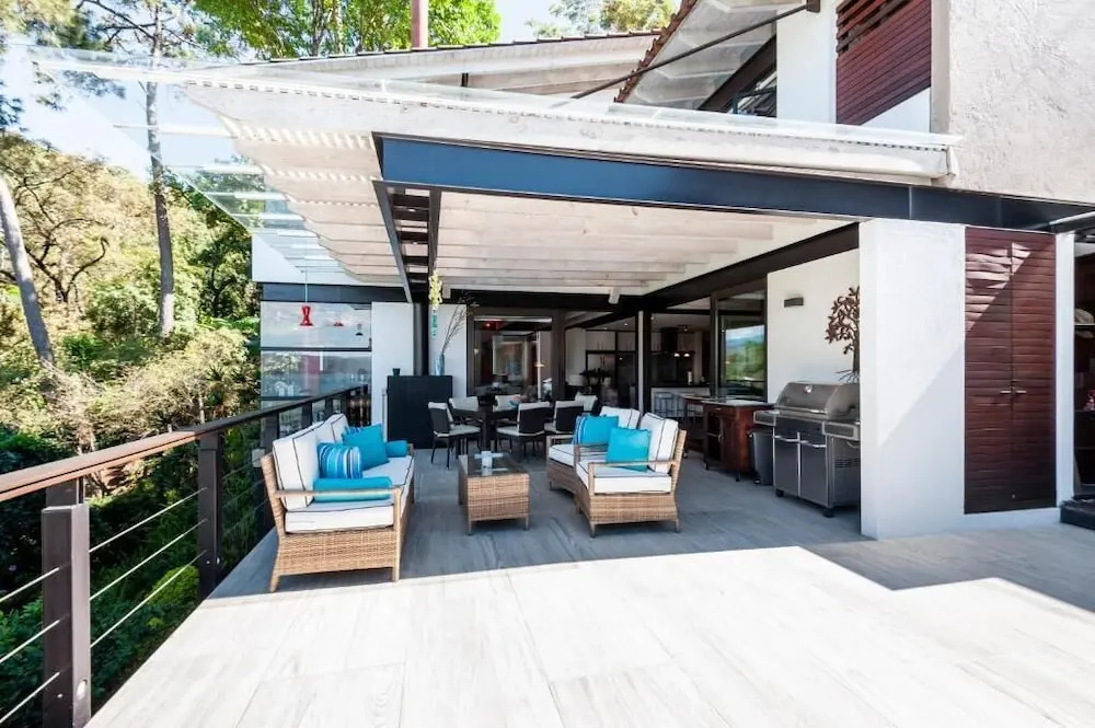 Casa Azul Lakeview Terrace Retreat in Avándaro