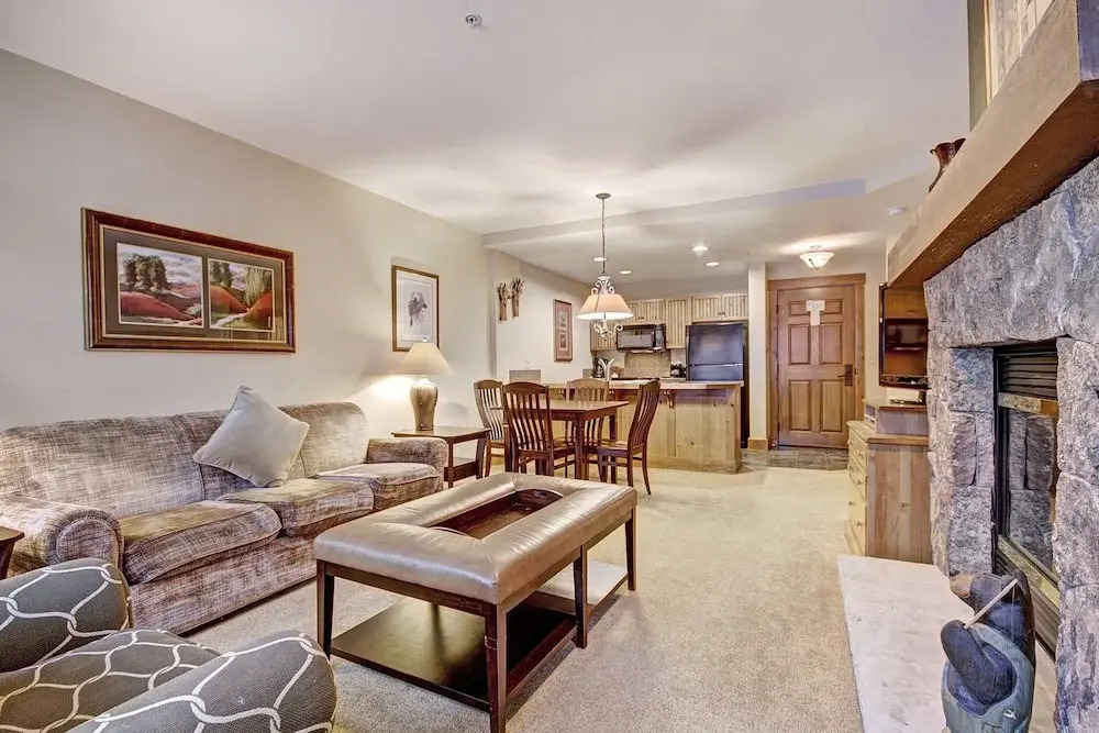 Ski-in 1br  Steps To Gondola + Main St, Sleeps 4 1 Bedroom Condo by RedAwning