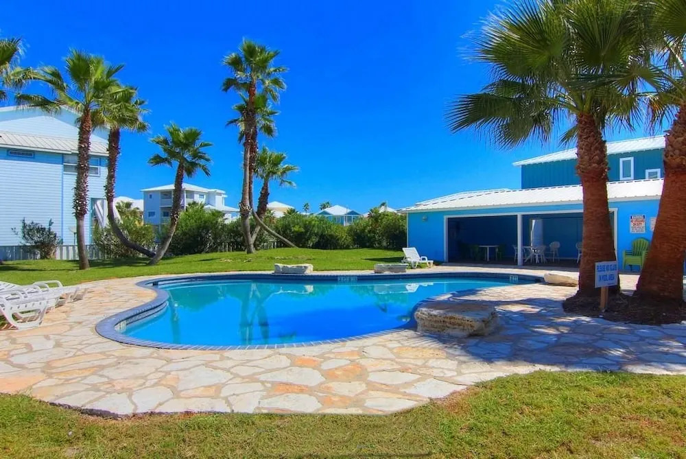 Beachy Keen 5 Bedrooms 4 Bathrooms Home