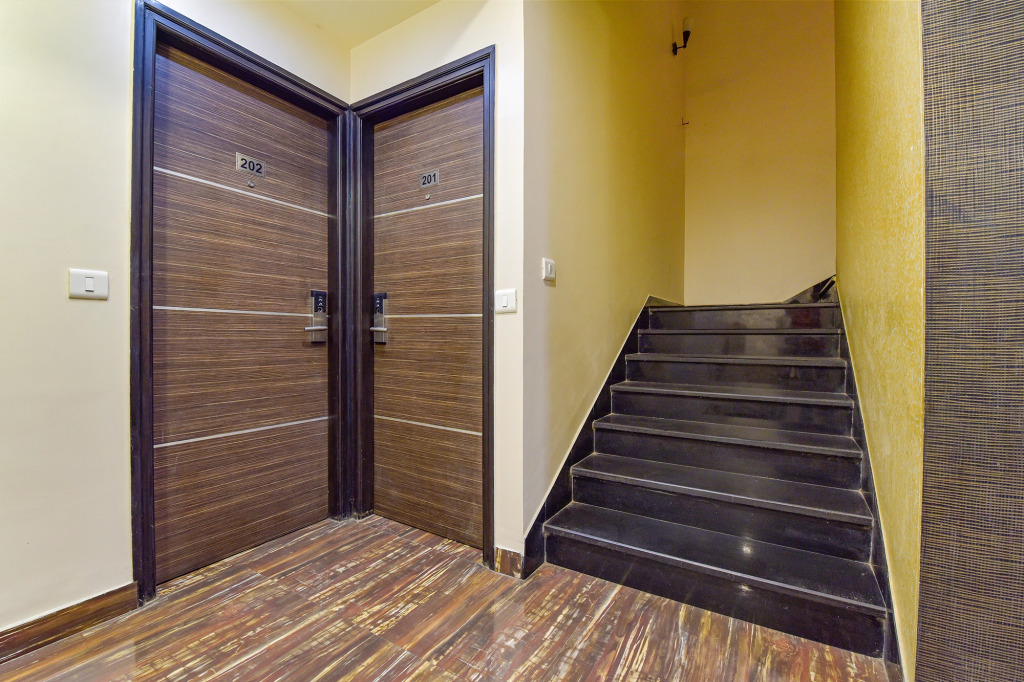 FabHotel Resolute