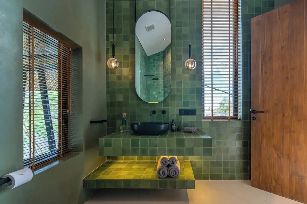 The Line - 5BR Luxury Villa with Cinema & Hot Tub in Umalas