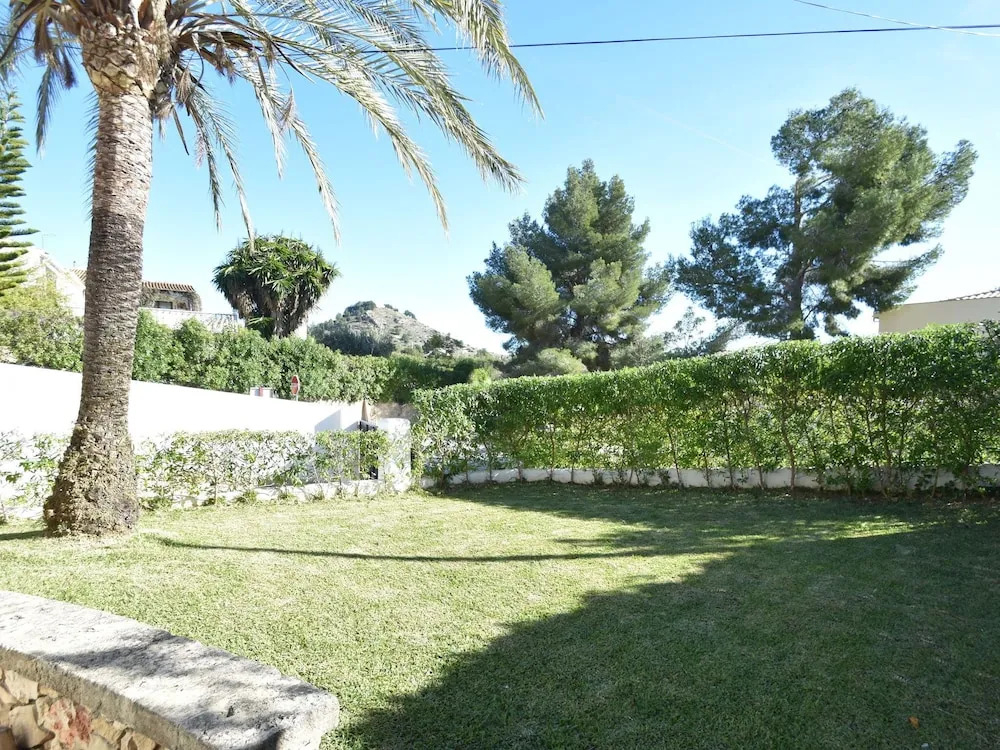 Spanish Villa with Spacious Terrace & Pool near Beach