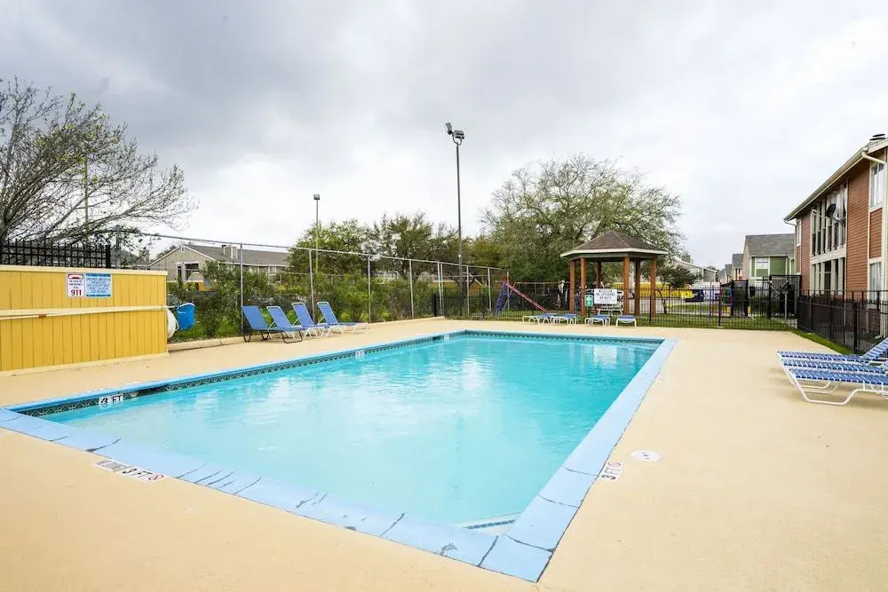 OYO Apartments at Bella Vista