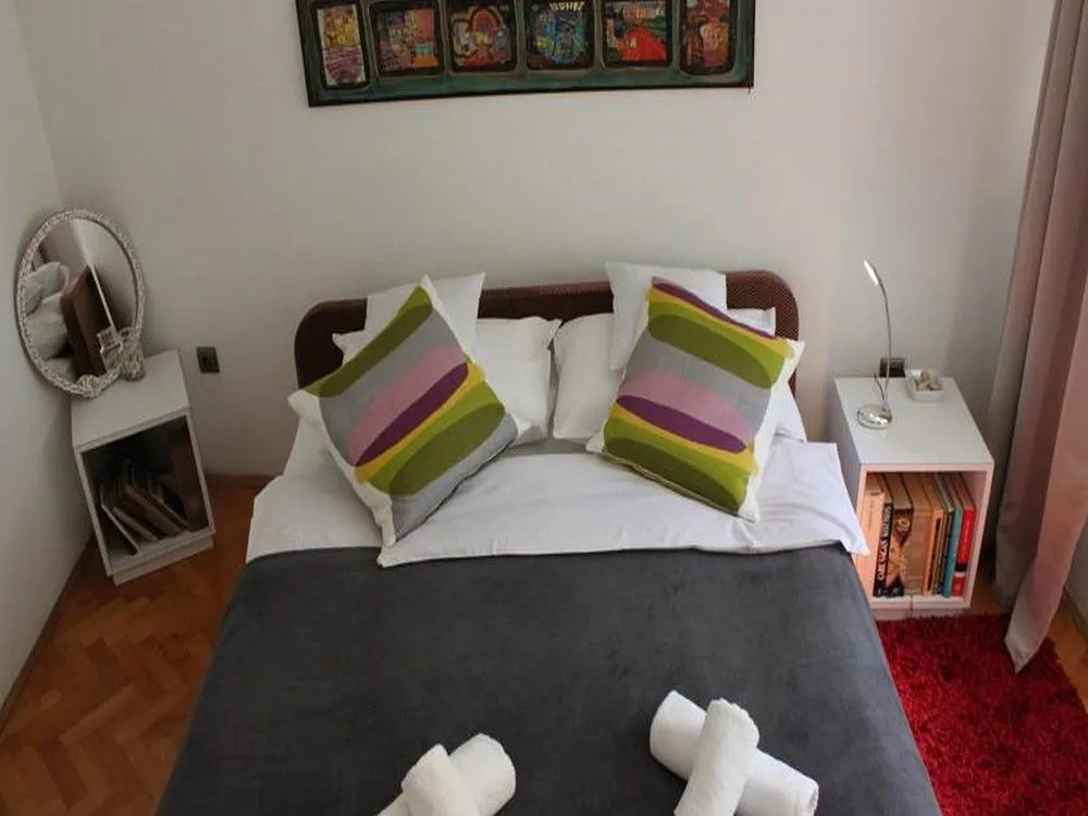 Feel Center Apartments.