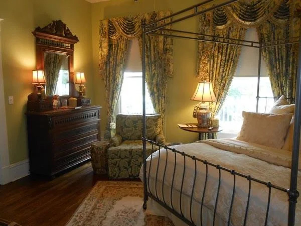 Boothe House Bed and Breakfast