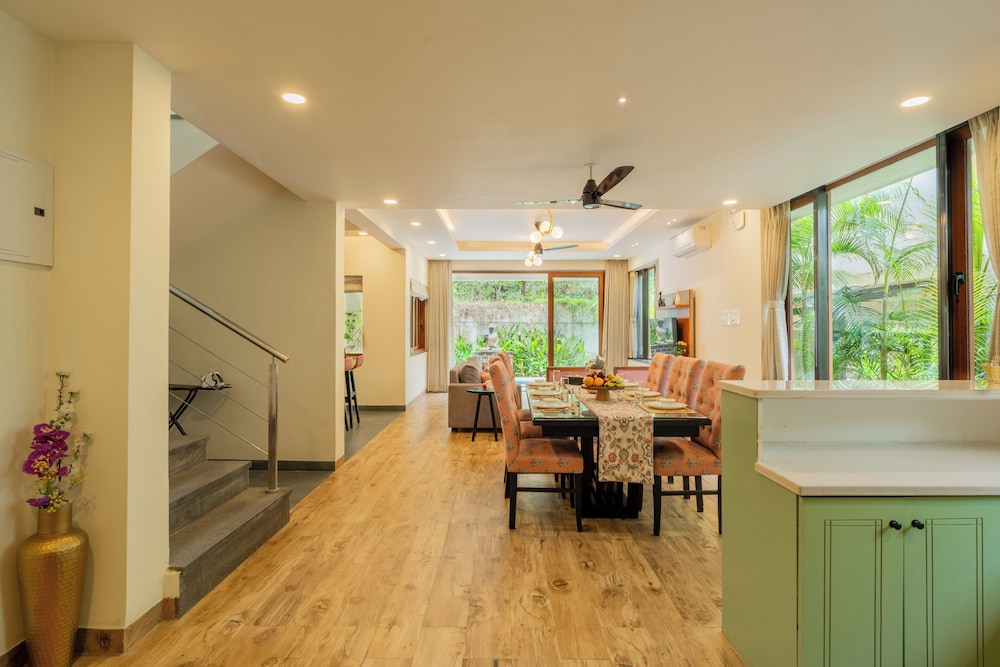 ELIVAAS 3 BHK Pvt Pool & Bar - Villa Valerie