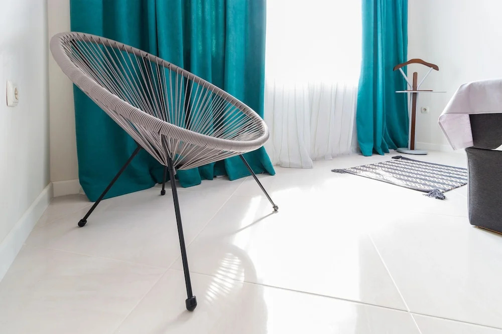 FM Luxury 1-BDR Apartment - C-O-L-O-R-S