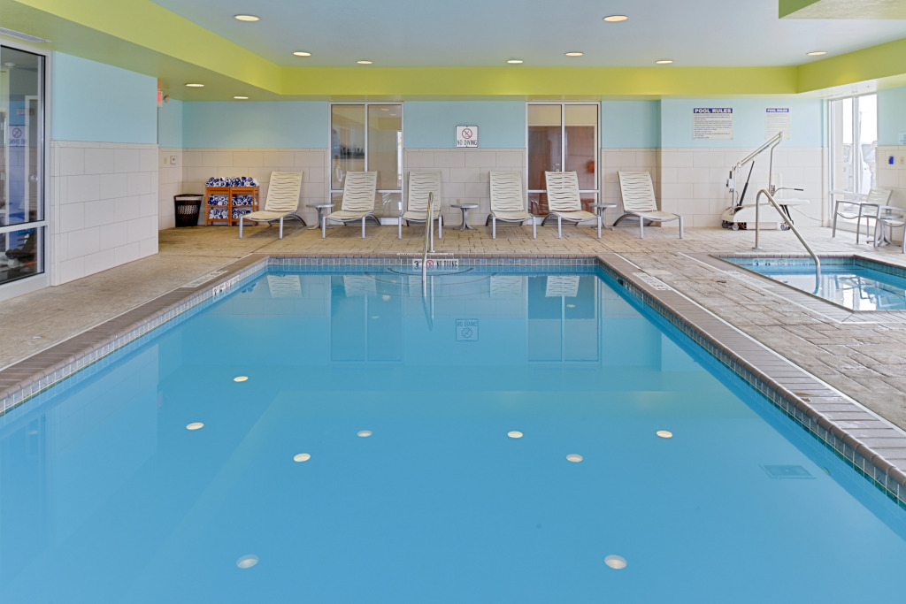 Holiday Inn Express & Suites Terre Haute by IHG