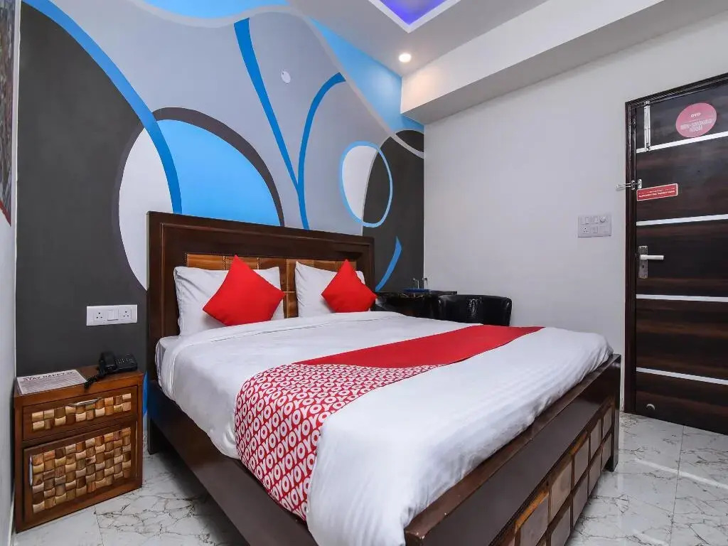 City Galaxy Inn By OYO Rooms