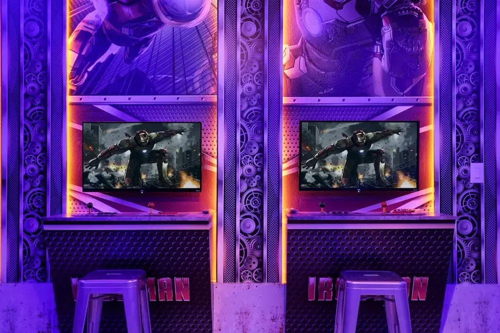 Luxury 28 Guest Home w Games, CInema and More