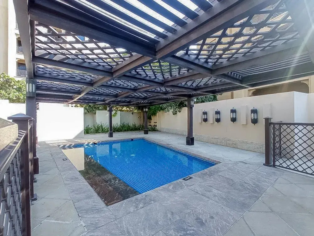 Magnificent 1 BR Apt Situated on a Prime Location