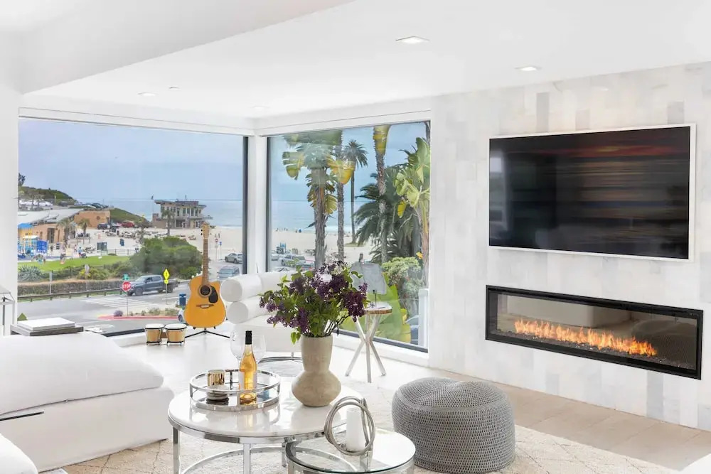 Steps to Beach+shops, Oceanview, Hot Tub+firepit Moonlight Modern by Avantstay