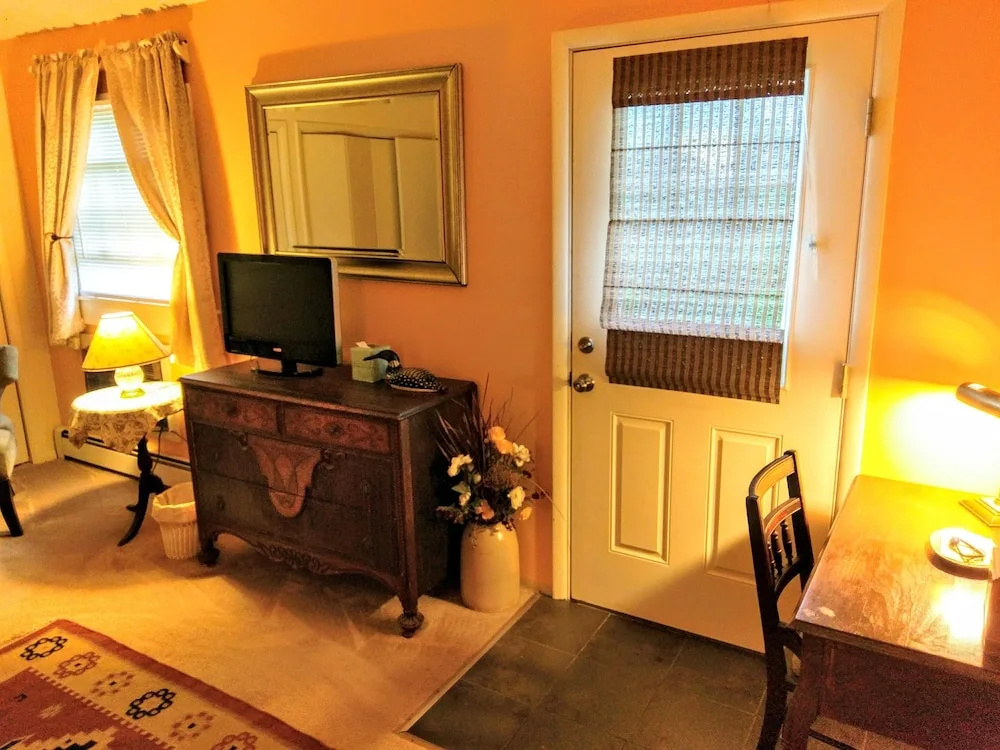 The Inn at Charlotte Bed and Breakfast