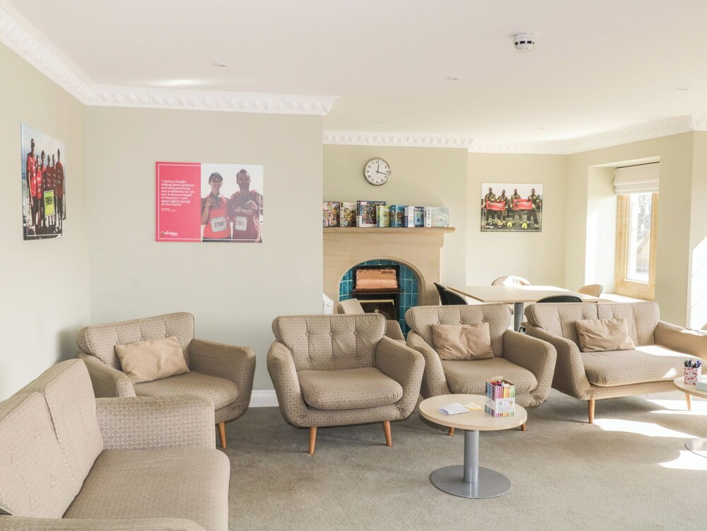 Harcombe House Rooms - First Floor Single