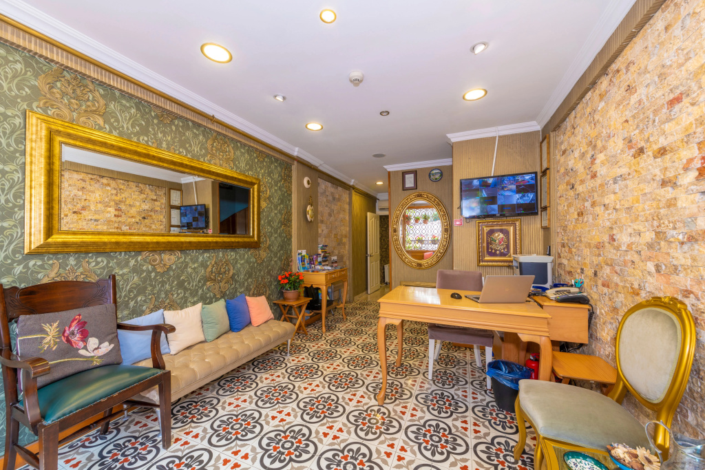 Walnut Shell Hotel