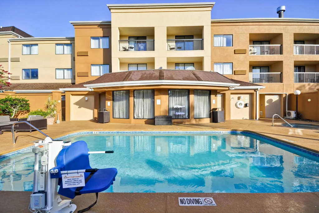 Courtyard by Marriott Jacksonville Airport/ Northeast