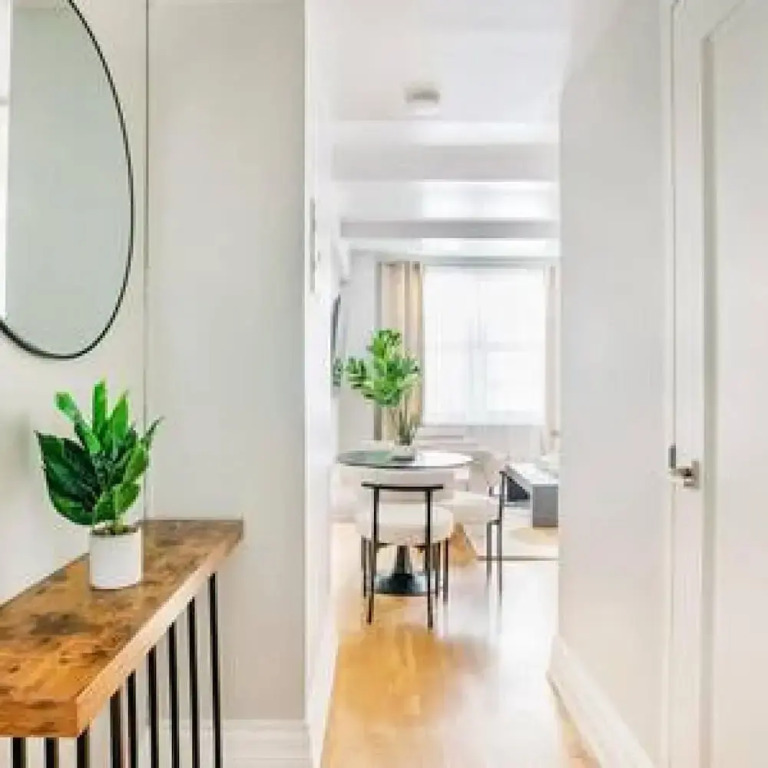 73-208 New 2BR 2bath UWS Doorman Gym