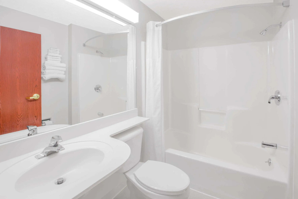 Microtel Inn and Suites Manistee