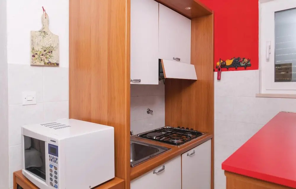 Awesome Apartment in Postira With 5 Bedrooms and Wifi