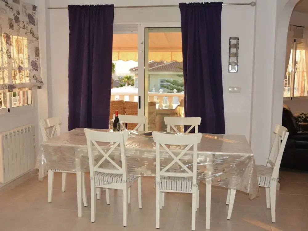 Large Villa With Private Pool and Five Bedrooms in Benijofar