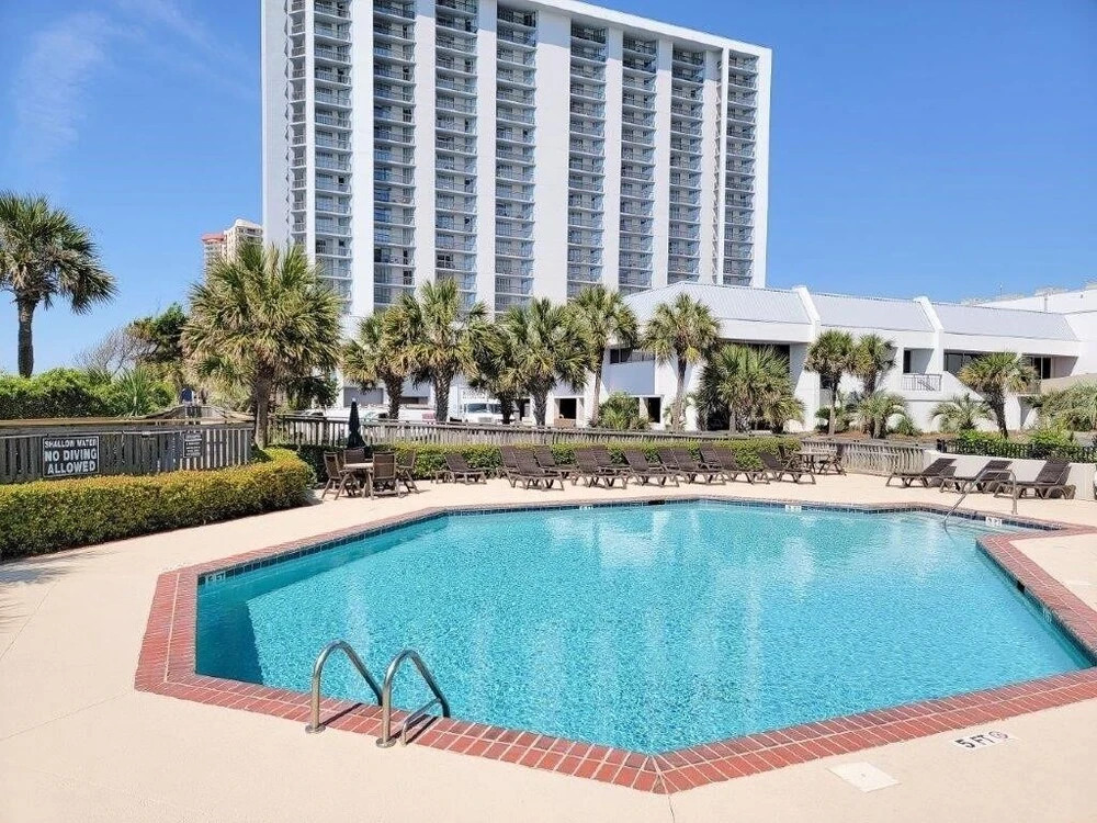 Stunning ocean view remodeled 2 bedroom 2 bath condo, 908 South Hampton 2 Condo