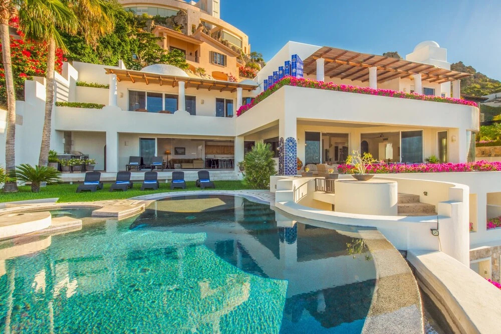 Luxury 5BR Villa, Sleeps 14 W/ocean View: Villa Perla de Law