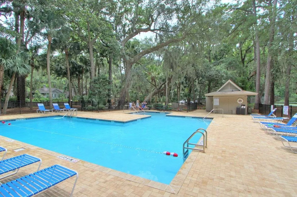 5 Hollyberry Lane