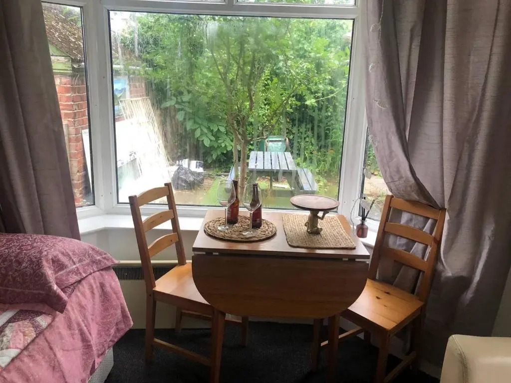 Private Studio Flat Great Location in Manchester