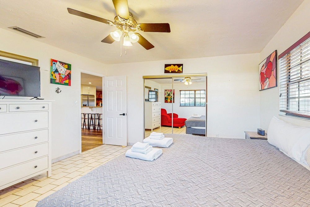 Lakefront Home With Water Views, Foosball, Screened Porch, & Private W/D