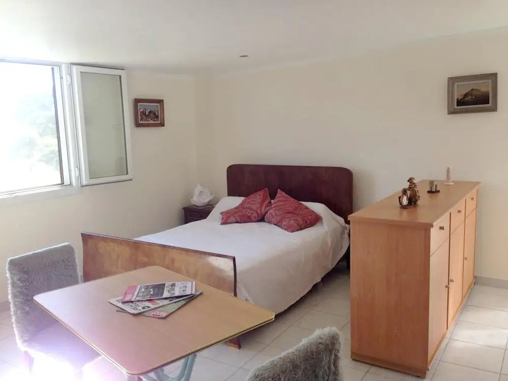 Studio in Triolet, With Enclosed Garden and Wifi - 3 km From the Beach