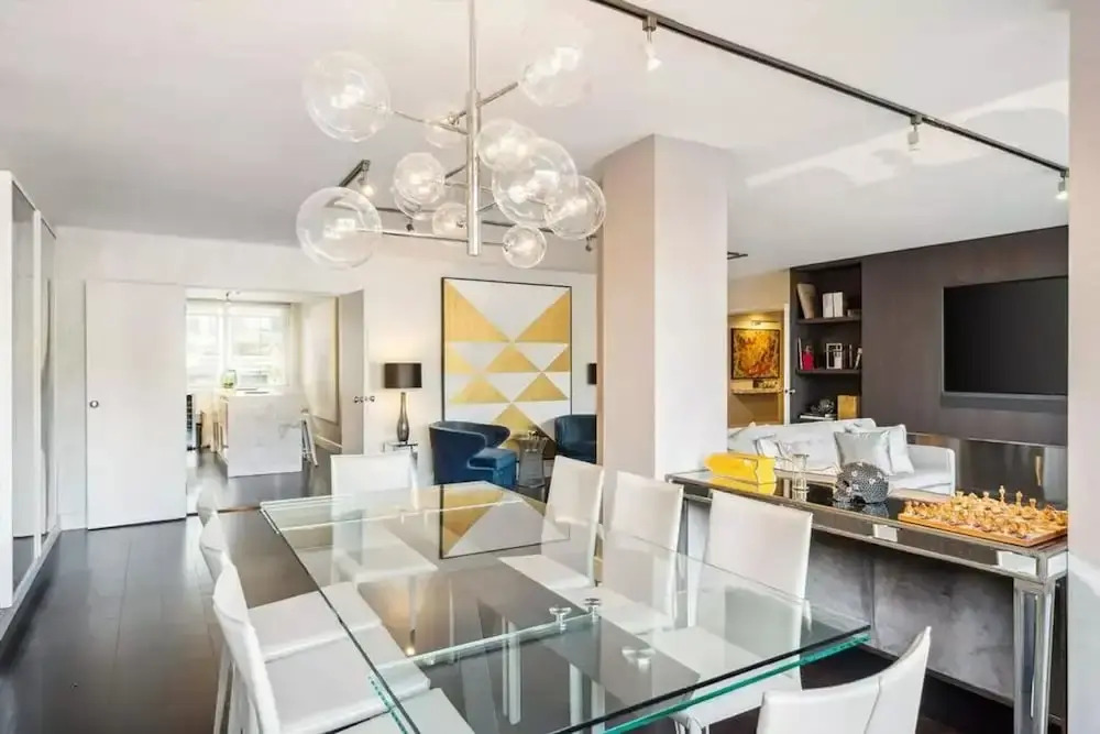 Luxurious 3-bed 2-bath Apartment in Belgravia