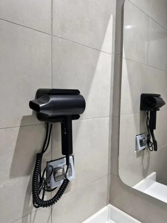 4 Guys Hotels