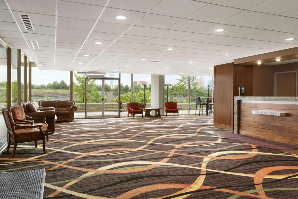 Travelodge by Wyndham Niagara Falls Fallsview