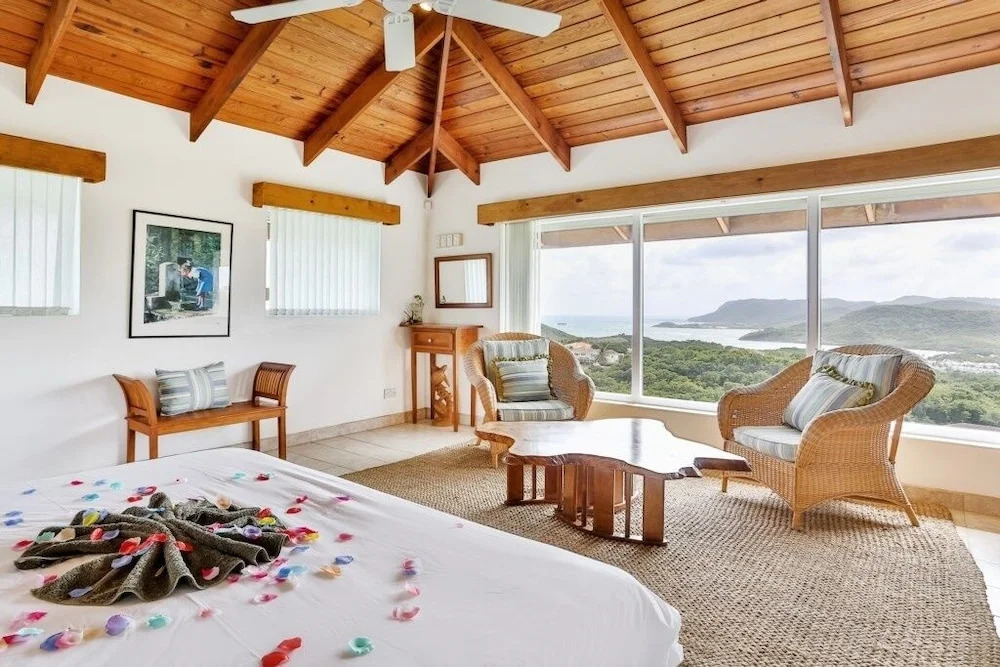 Hilltop 1-bed Villa With Great Views Out To Sea - Villa Cadasse 1 Bedroom Villa by RedAwning